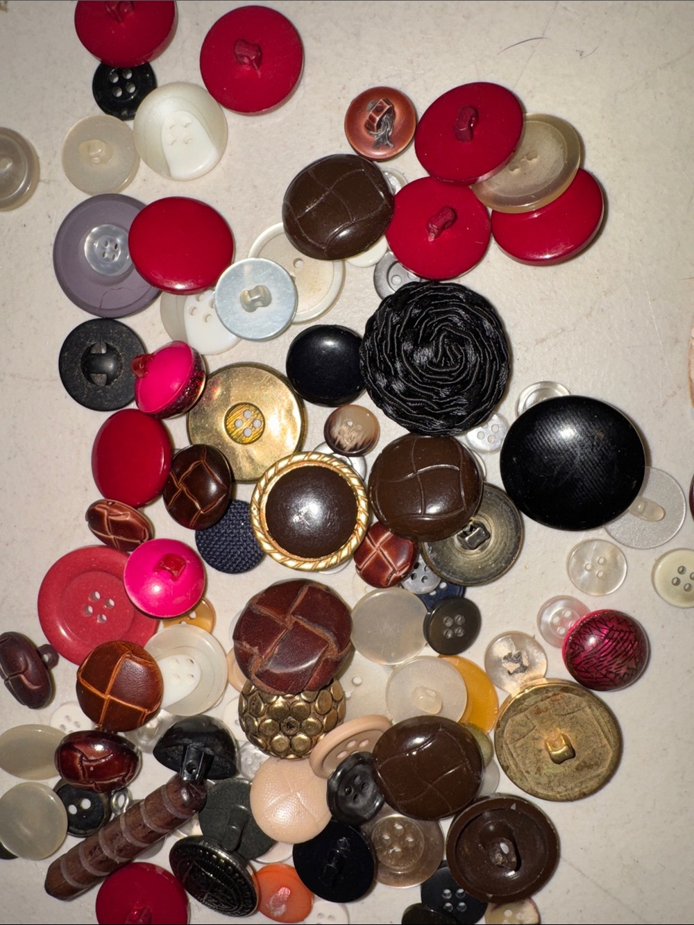 BIG Vintage Lot of Assorted Buttons Ladybugs
Cats Floral Brass - Picture 6 of 7